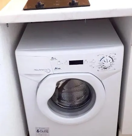 A A 100 M De La Apartment